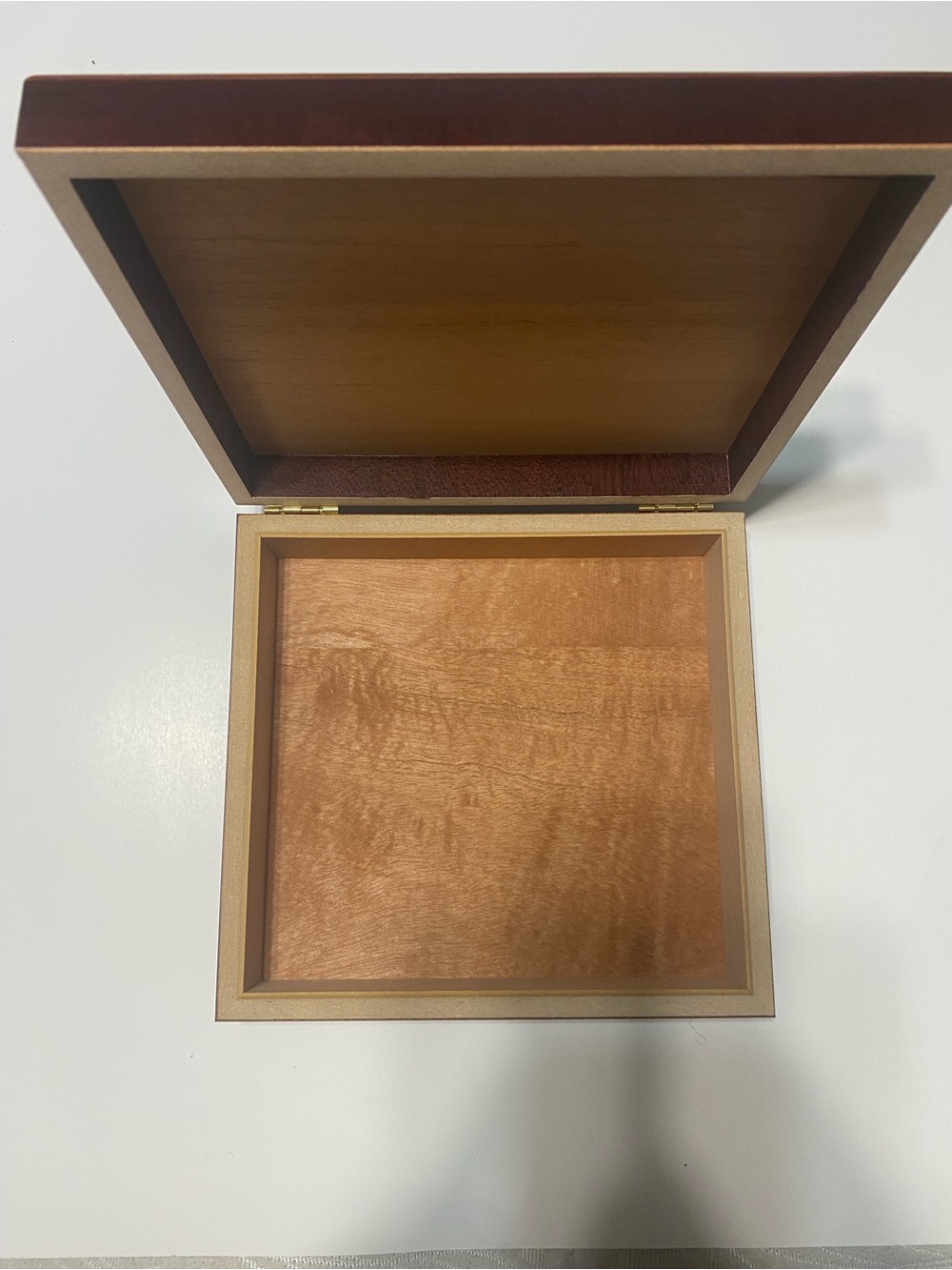Classic Wood Cigar Box in Dark Brown